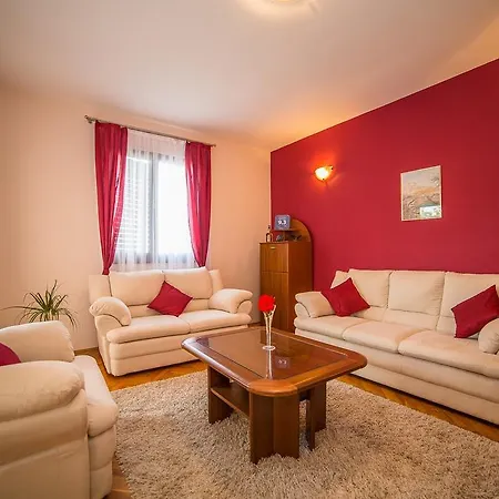 Apartment Maja